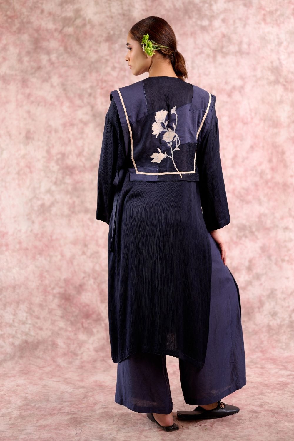 ECLIPSE NAVY TOP