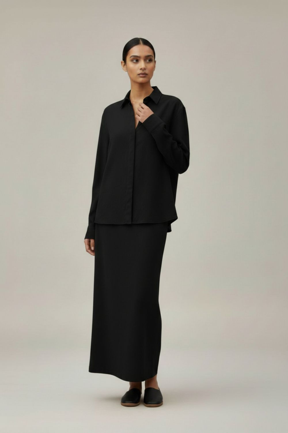 EARO BLACK SHIRT