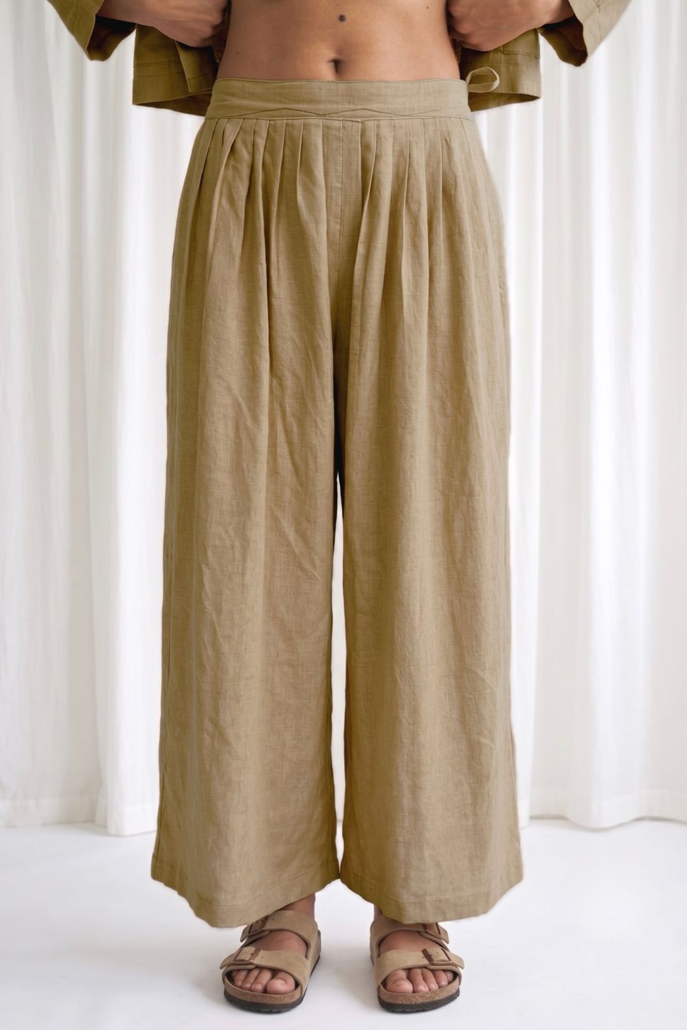 SYLVIA BEIGE SET