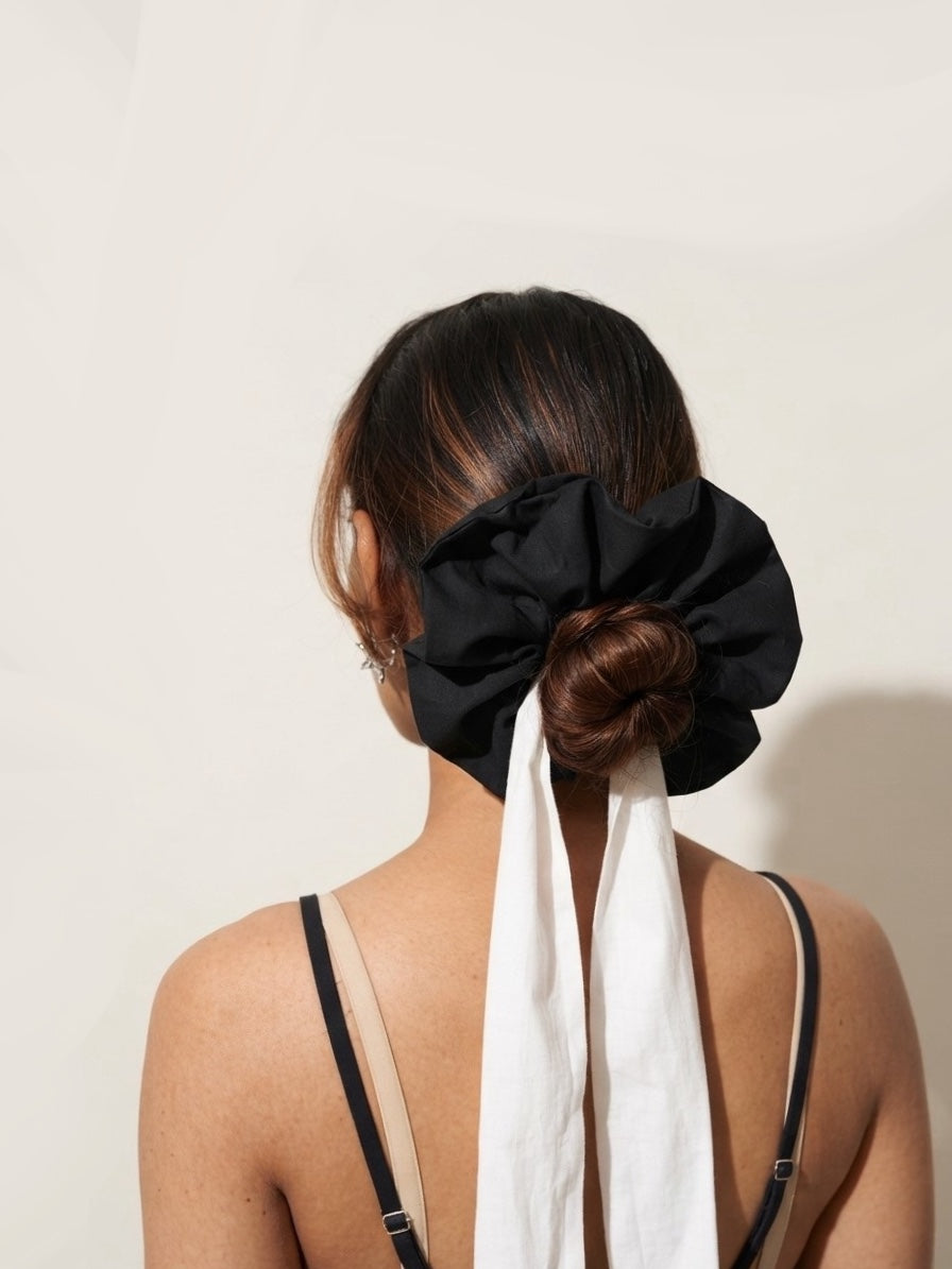 Joy Scrunchie Black
